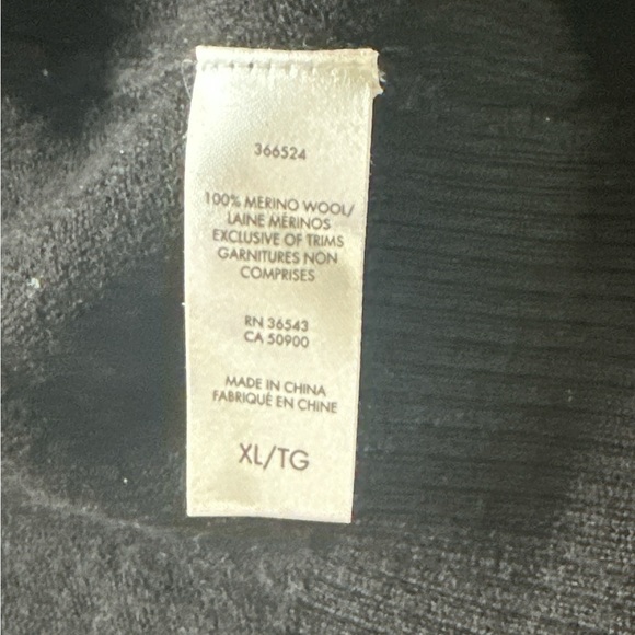 Calvin Klein women’s extra fine merino wool Black V-Neck long sleeve Sweater - Picture 6 of 9